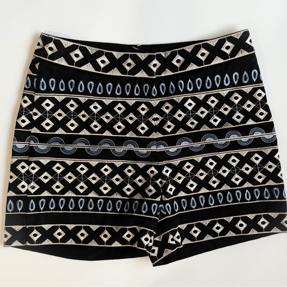 WHBM “The 5” short” 5” printed short ❤️ - Picture 8 of 9